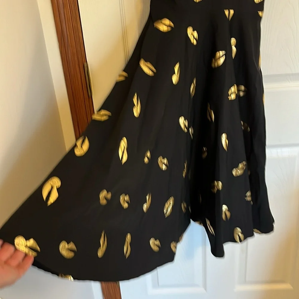 Unique Vintage x Harry Potter Wizarding World Black w/ Gold Snitch Fit & Flare - Picture 3 of 11